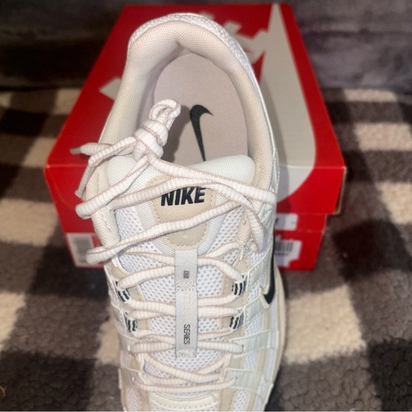 Nike Women's Size 8 P-6000 (FQ2767 100) Sneaker Trainer Light Orewood Brown NWT - Picture 5 of 7